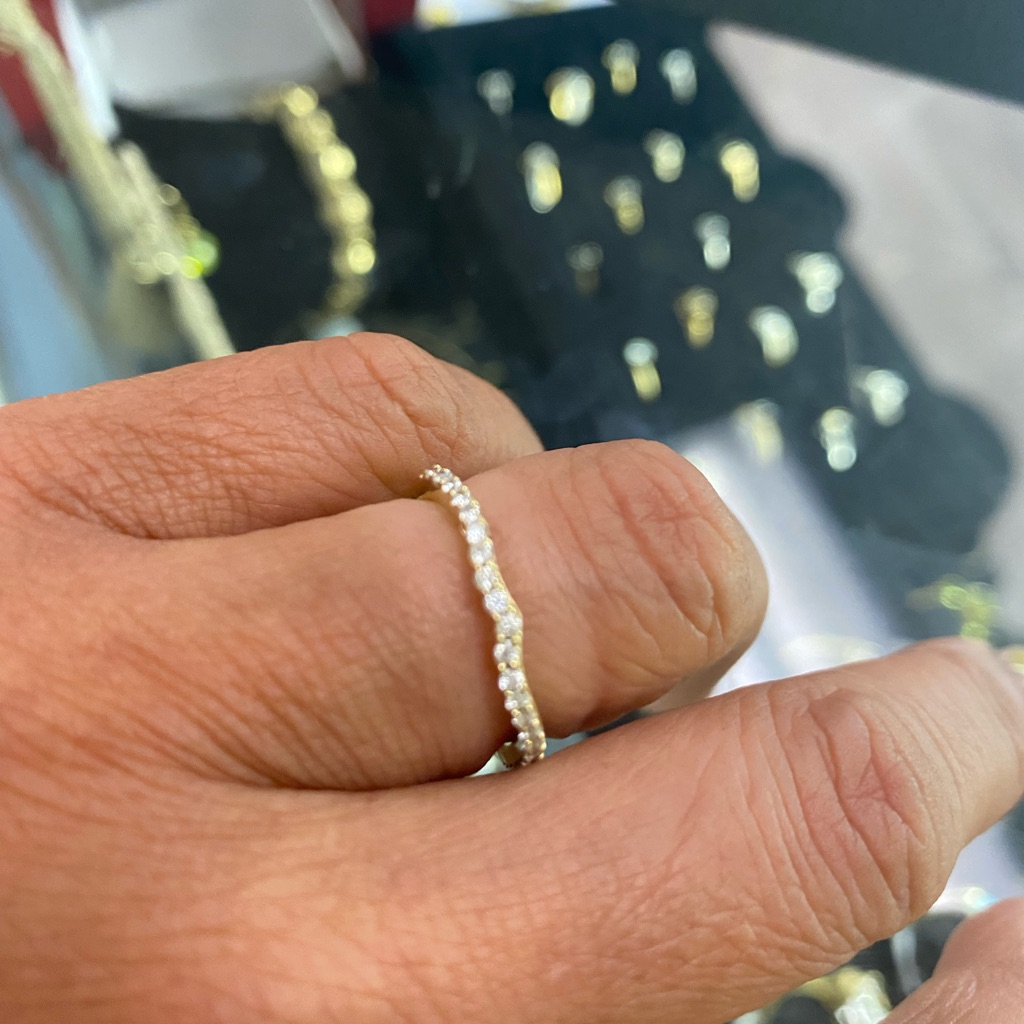 Levian 14k Gold Diamond Ring 500$